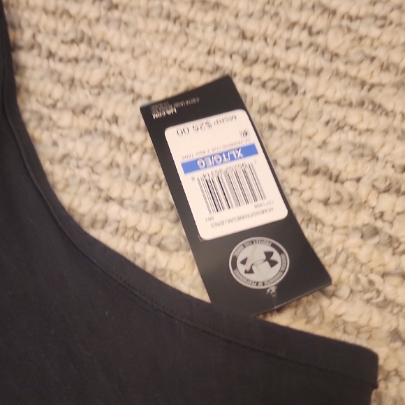 Under Armour Women's Sleek Black Tank Top Size XL - Picture 2 of 4